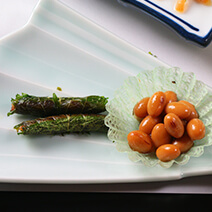 ピリ辛味噌の大葉巻き 中尾早生煮豆